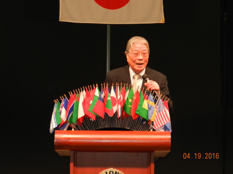 第2部祝賀会の始まりです。実行委員長Ｌ山口勉より歓迎の言葉をいただきました。
